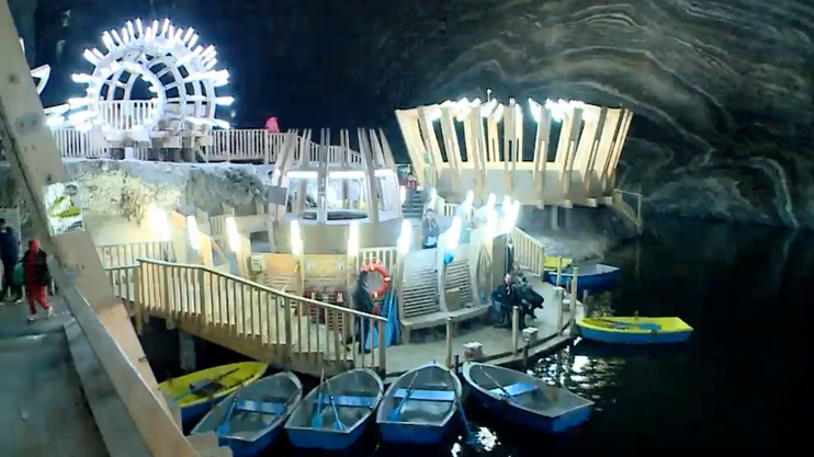 Օտար, ամայի ճամփեքի վրա. Կլուժ-Նապոկա, Սալինա-Տուրդա, Դումբրավեն