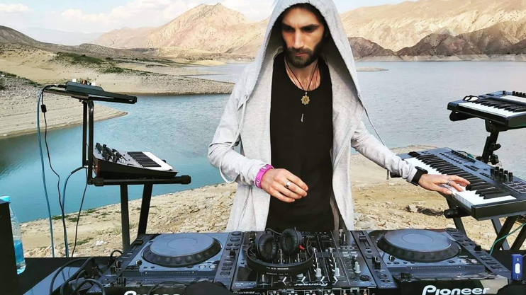 Նվիրյալները. Արտյոմ և Պողոս