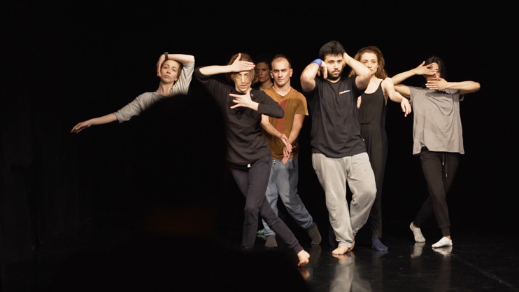 Հանուն կյանքի. Թատրոն