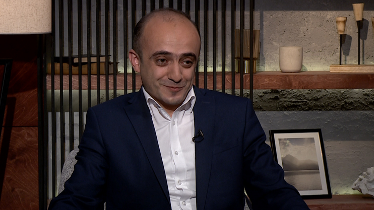 Առանց թեմայի. Տարոն Սիմոնյան