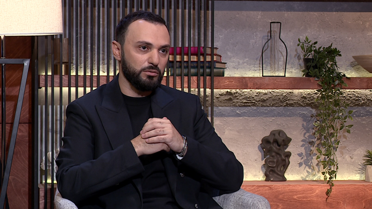 Без темы. Артур Манукян