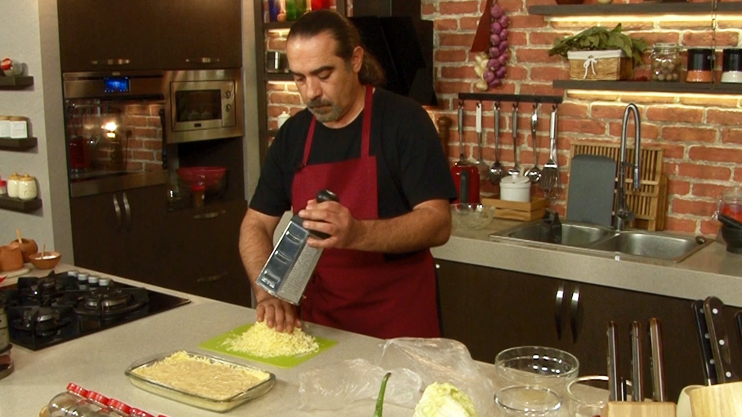 Готовим вместе. Пирог с луком и сыром