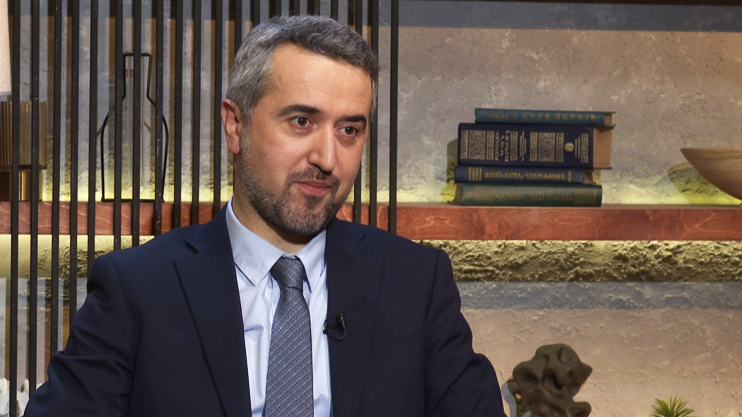 Без темы. Ара Хзмалян