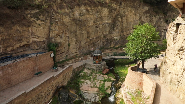 Օտար, ամայի ճամփեքի վրա. Թբիլիսի, Բոլնիս, Մցխեթ