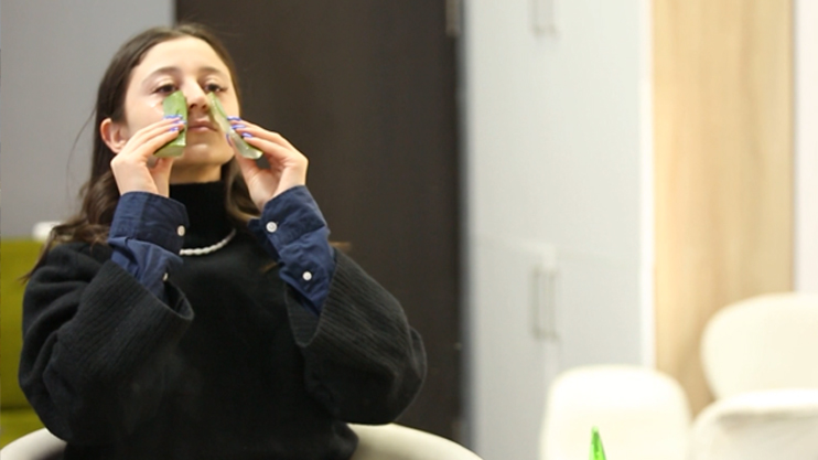 Healthy Lifestyle: Bell's Palsy, Canned Meats and Pastes