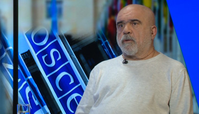 Интервью с Александром Искандаряном