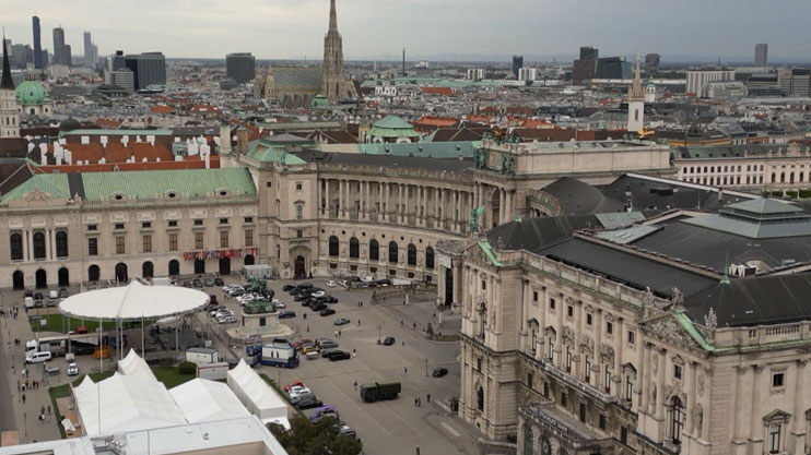 На чужих, пустынных дорогах. Вена 3