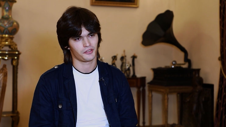 Մերոնք. Իլյա Պապոյան