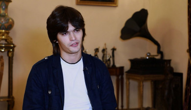 Մերոնք. Իլյա Պապոյան