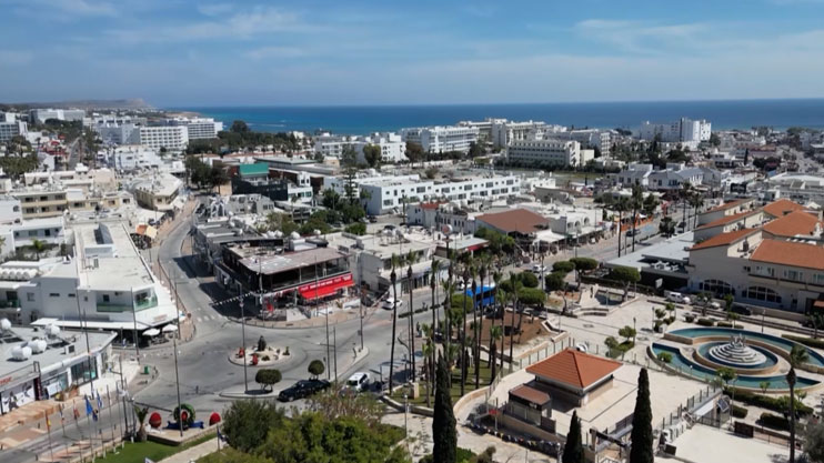 Օտար, ամայի ճամփեքի վրա. Կիպրոս