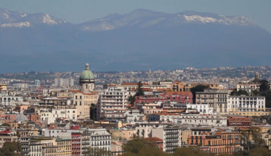 Օտար, ամայի ճամփեքի վրա. Նեապոլ