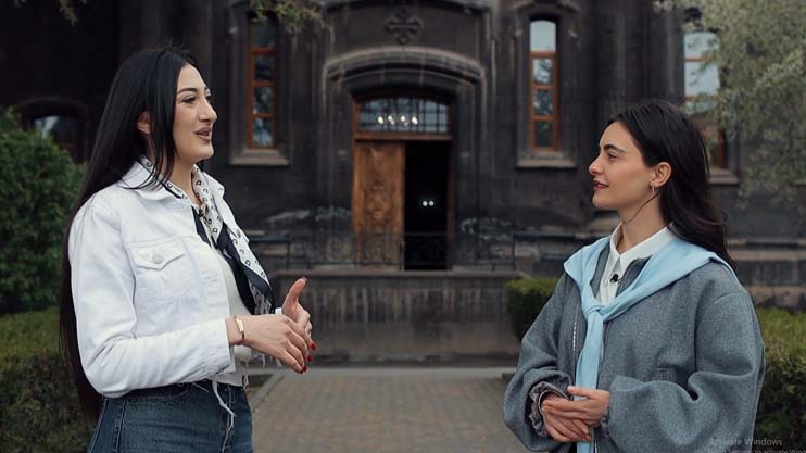 Էթնոգույներ. Էմիլյա Կառլովիչ
